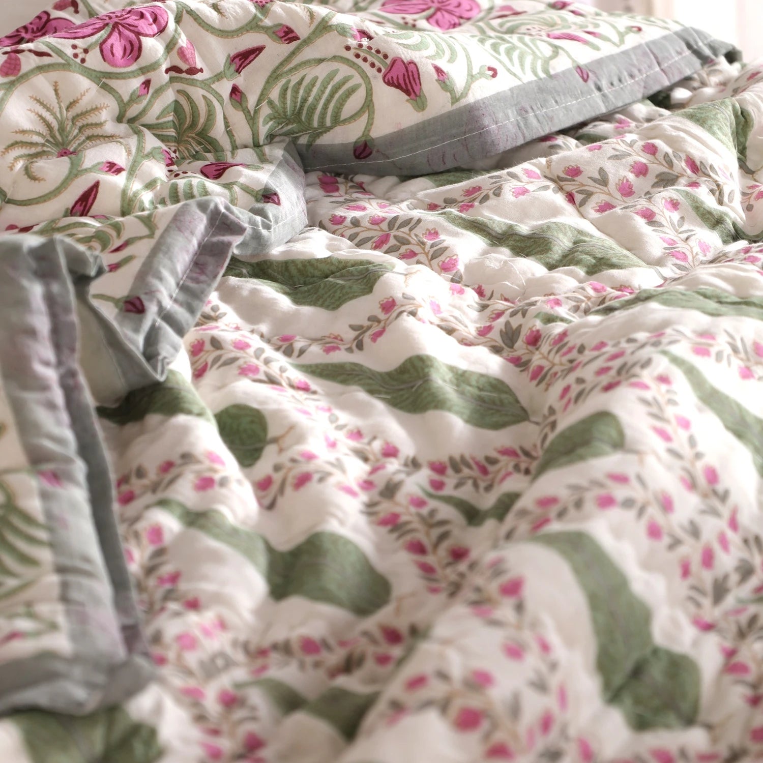 Jaipuri single bed quilt crafted from 100% pure cotton with vibrant block print design